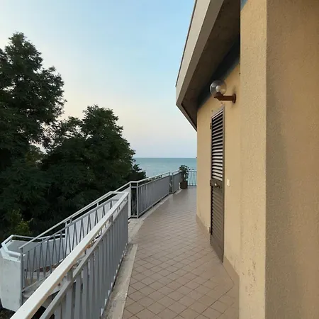 House With A Terrace Overlooking The Sea Апартаменты