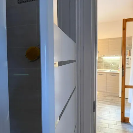 House With A Terrace Overlooking The Sea *