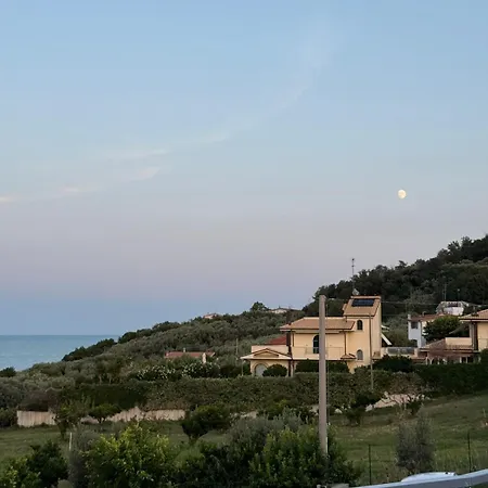 House With A Terrace Overlooking The Sea *
