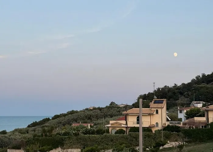 House With A Terrace Overlooking The Sea *