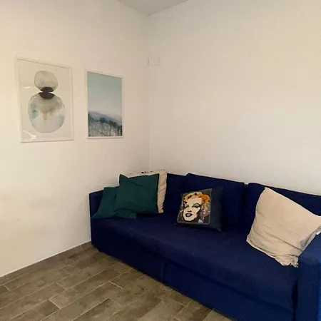 House With A Terrace Overlooking The Sea Apartment *