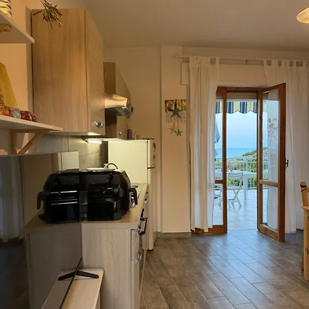 Lejlighed House With A Terrace Overlooking The Sea Marina di San Vito